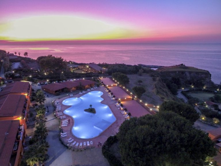 La piscina al tramonto