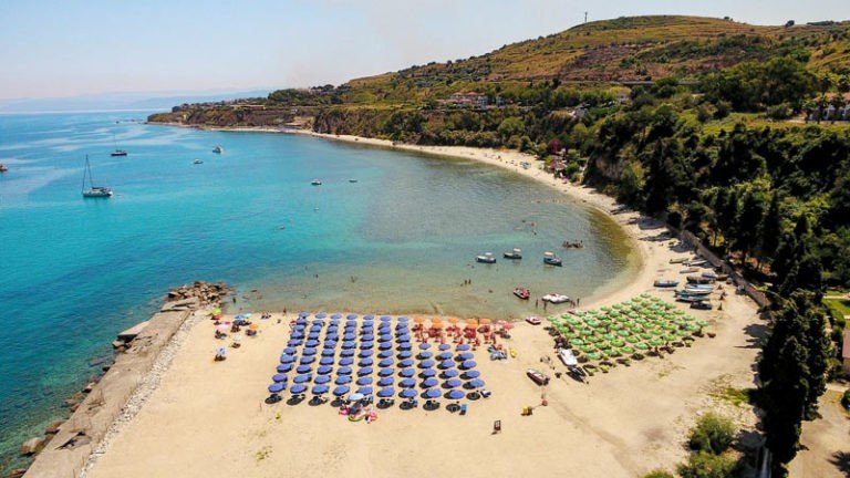 villaggio-santirene-spiaggia